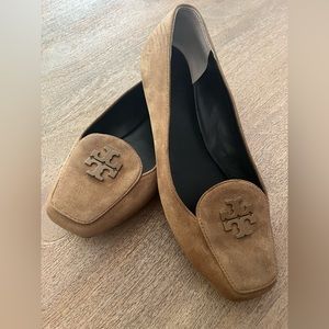 Tory Burch Loafers EUC Tan Brown Suede flats size 8.5 with box & dust bag
